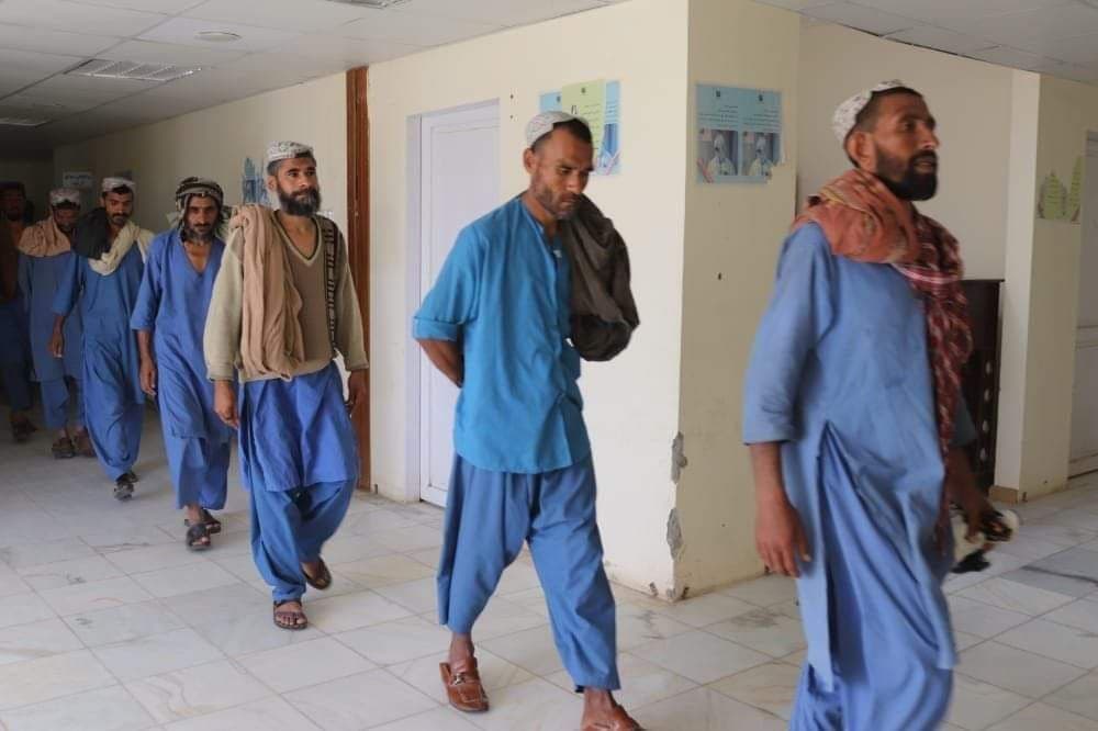 معتادین
