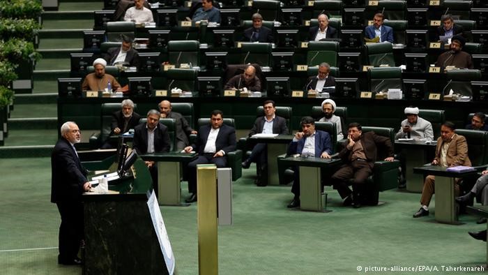 مجلس ایران توافق‌نامه هسته‌یی را تایید کرد