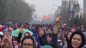 همه درد شدم و شیون اما گمان مبر که حال زارم مانع انجام رسالتم می شود!