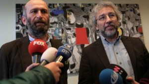 انتقاد اردوغان از حکم دادگاه قانون اساسی ترکیه در مورد آزادی دو روزنامه‌نگار