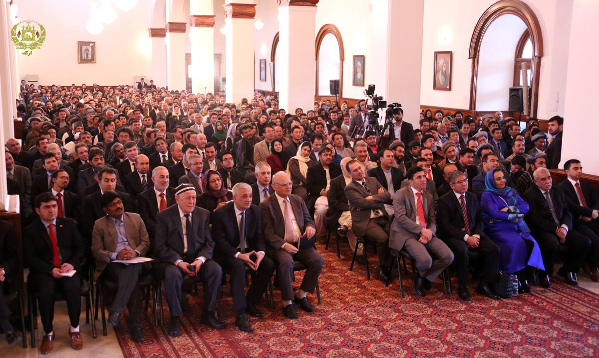 در مراسم تولد امیر شیرعلی نوایی شماری از فرهنگیان، نویسندگان و سفرای خارجی نیز اشتراک کرده بودند