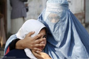 قتل، خودکشی  و تیزاب؛ خشونت علیه زنان کم شده است؟