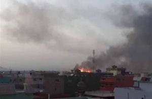 غزنی در میانه‌ی دود و آتش حمله‌ گسترده‌ی طالبان به غزنی مؤقتاً پس زده شد