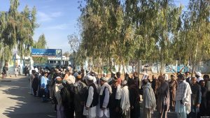 در کنار توجه به انتخابات به فکر زندگی مردم نیز باشید!