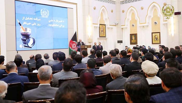 تحقیر یا تقدیر؛ «آپریل فول» حکومت برای خبرنگاران