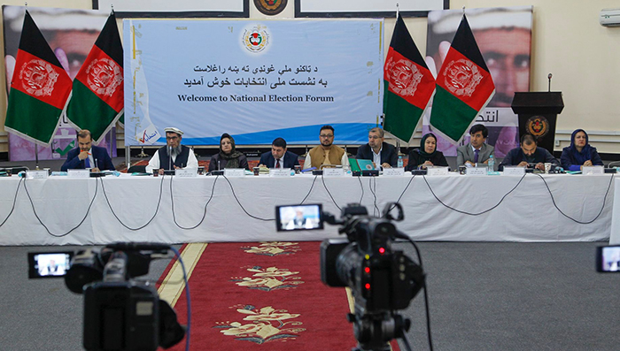 مولانا عبدالله: گزارش کمیسیون انتخابات در مورد مراکز باز و بسته واقعی نیست