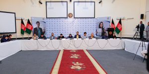 گره را با دست باز کنید