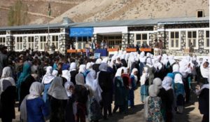 ویروس کرونا؛ افغانستان تمام مؤسسات آموزشی را تا پایان ماه حمل تعطیل کرد