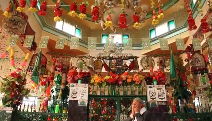 کسی به سلام پیربابا می‌رود؟