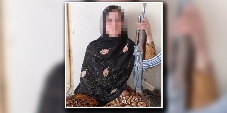 دختری در غور در انتقال قتل پدر و مادرش یک جنگ‌جوی طالب را کشت
