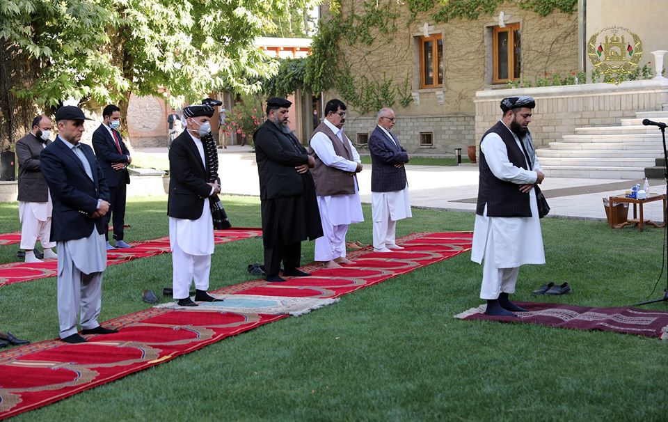 نماز جنازه‌ی غیابی محمدیوسف غضنفر در ارگ