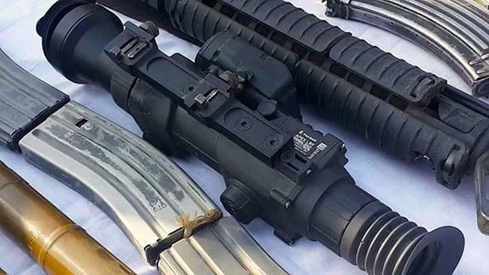 ضیاءالدین اکازی، عضو مجلس نمایندگان، یکی از دلایل افزایش تلفات نیروهای دولتی در بالامرغاب را، دستیابی طالبان به سلاح‌های پیشرفته نظامی مجهز با دوربین شب در بادغیس می‌داند - عکس: شبکه‌های اجتماعی