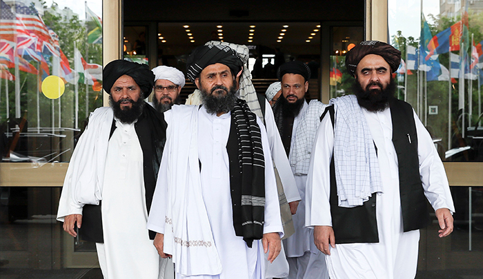 طالبان مدعی برپایی «دولت اسلامی» در افغانستاناند اما حکومت افغانستان خود را مدافع نظام جمهوری میخواند. عکس از: REUTERS