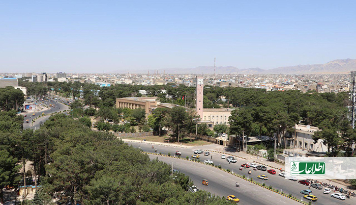 هنر تئاتر در ولایت هرات، در حدود یک قرن قدامت دارد، اما در نبود سالن تئاتر از میزان علاقمندان به این هنر در این ولایت کاسته شده است