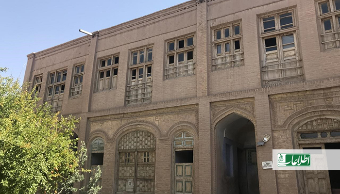 در شهر قدیم هرات ساختمان‌های کمی به سبک قدیم باقی مانده و بیش‌تر این ساختمان‌ها تخریب شده‌اند
