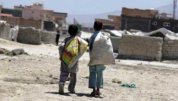 کودکان کار در مسیر اعتیاد