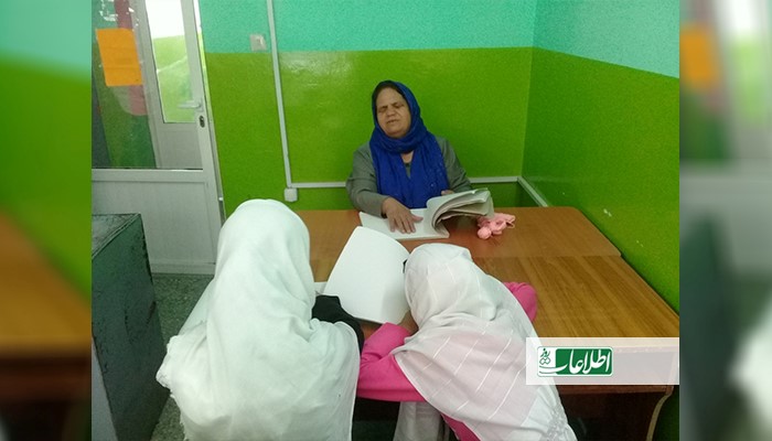 معصومه صفاری در مکتب ویژه نابینایان در شهر کابل آموزگار است