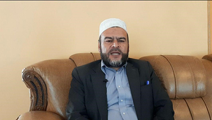 قاری احمدذبیح طاهری معقتد است که برای پیشرفت، نیاز است که مردان و زنان کنار هم کار کنند