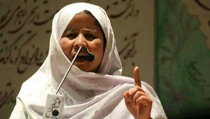 شاه‌گل رضایی، عضو مجلس نمایندگان می‌گوید که الزامی‌شدن درج اسم مادر در شناسنامه‌ها می‌توانست گام کوچک در راستای اعلام برابری جایگاه پدر و مادر و احیای هویت زنان باشد.