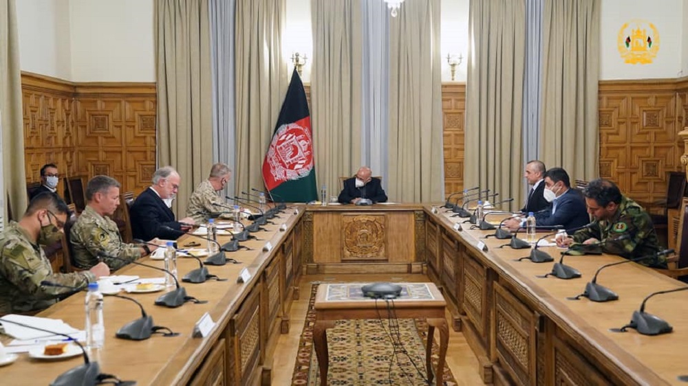 دیدار غنی با جنرال مک کینزی