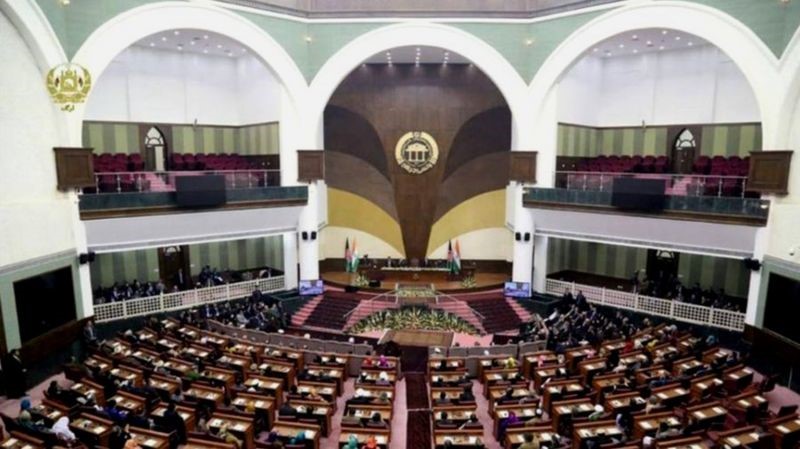 بحث و جنجال بر سر بودجه‌ی ملی 1400؛ فرصت برای اصلاحات بنیادی