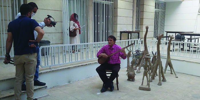 از آقای عبدالهی چند فیلم مستند در ایران ساخته شده است. یکی آن با عنوان میکلآنژ افغانستان، ساختهی محمد صفا است. عکس ارسالی به اطلاعات روز