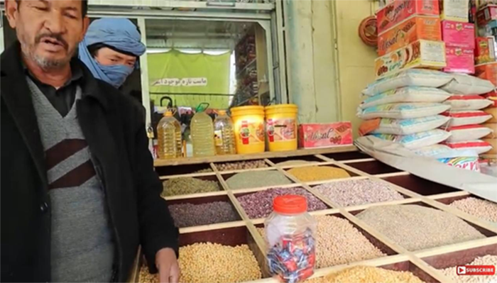 فروشگاه مواد غذایی در بازار غجور جاغوری – عکس: شبکه‌های اجتماعی