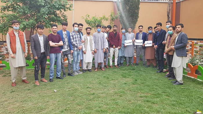چهار ماه کار بی‌مزد؛ چرا معاش صدها کارمند مراکز توزیع تذکره الکترونیکی پرداخت نمی‌شود؟