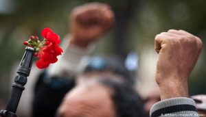 تفنگ‌ها را گل بگیرید