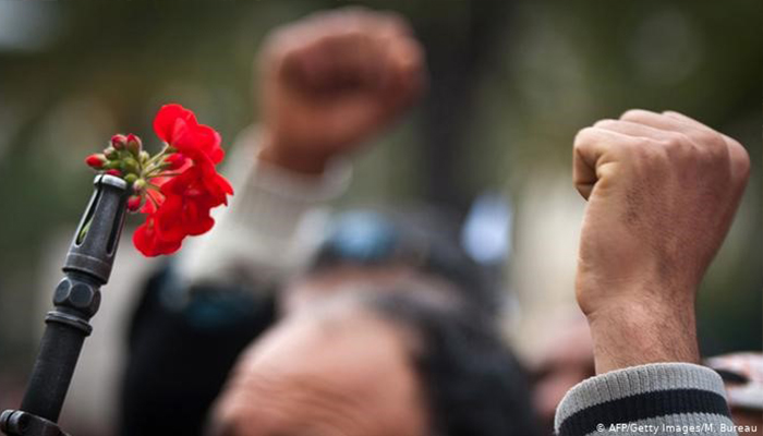 تفنگ‌ها را گل بگیرید