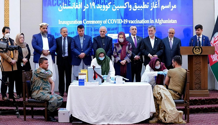 مهار کرونا با «اجباری‌کردن» و آگاهی‌دهی درباره‌ی اهمیت واکسین ممکن است