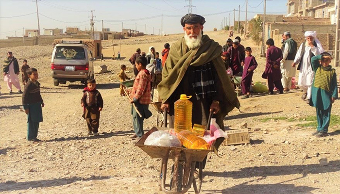 دسترخوان ملی و کارمندانی با جیب‌های خالی