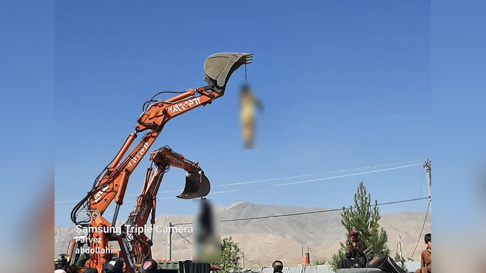 طالبان اجساد افراد متهم به سرقت را در مرکز ولسوالی اوبه‌ی هرات آویزان کردند