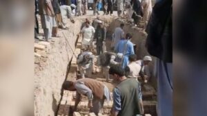 دفن قربانیان حمله بر مسجد سیدآباد