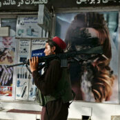دیدبان حقوق بشر: دستورالعمل تازه‌ی طالبان بیشتر در جهت زندانی‌کردن زنان است