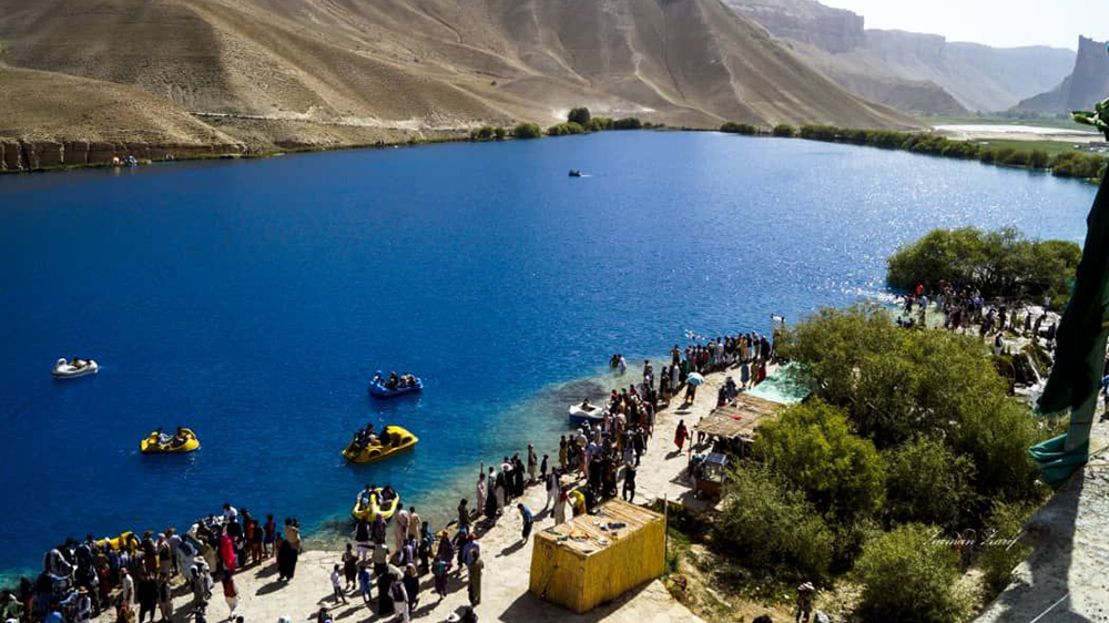بازدید گردشگران از بند امیر