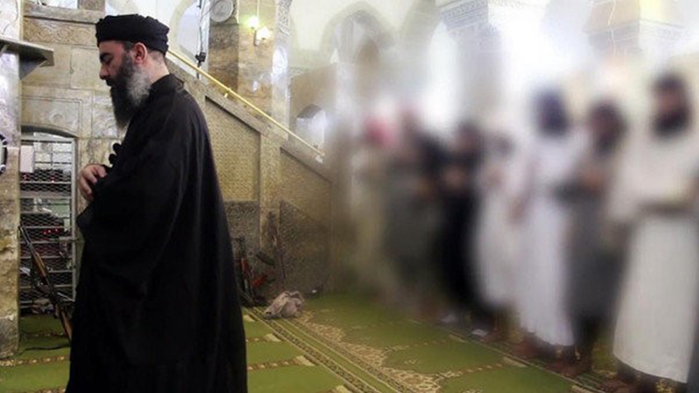 ابوبکر البغدادی، رهبر داعش که پیش از آن در کمپ بوکا زندانی بود.
