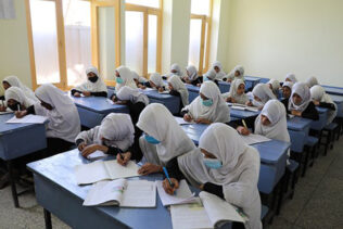 آموزش دختران در افغانستان
